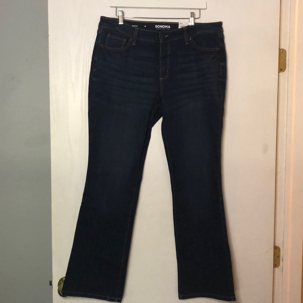 BRAND NEW Bootcut jeans - Picture 2 of 5